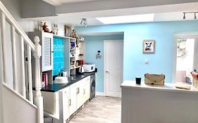 Stay In The Heart Of York At The Hampden - Free Parking - York Holiday Home