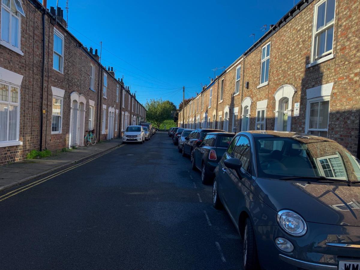Stay In The Heart Of York At The Hampden - Free Parking - York Holiday Home Exterior photo