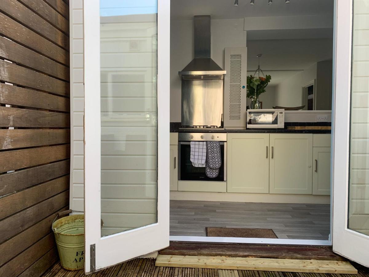 Stay In The Heart Of York At The Hampden - Free Parking - York Holiday Home Exterior photo