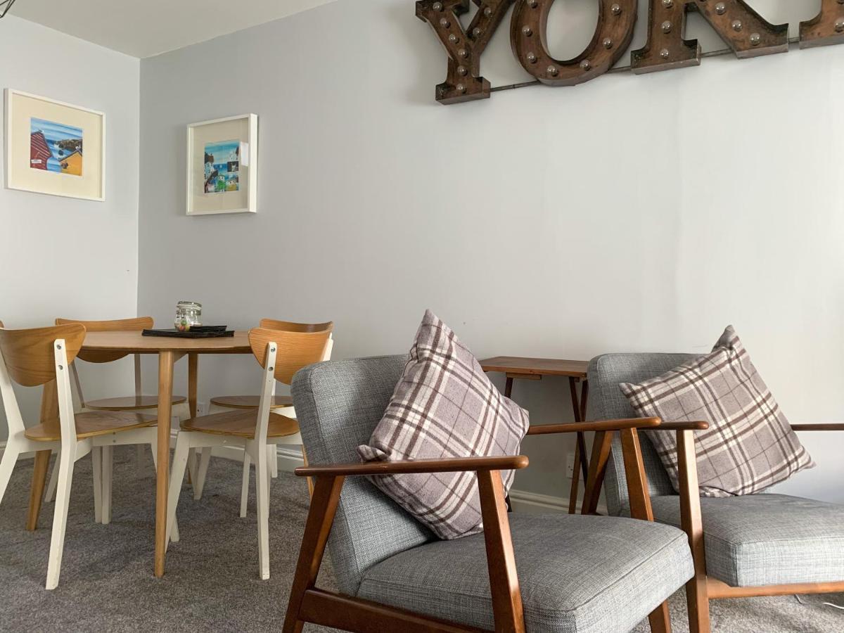 Stay In The Heart Of York At The Hampden - Free Parking - York Holiday Home Exterior photo