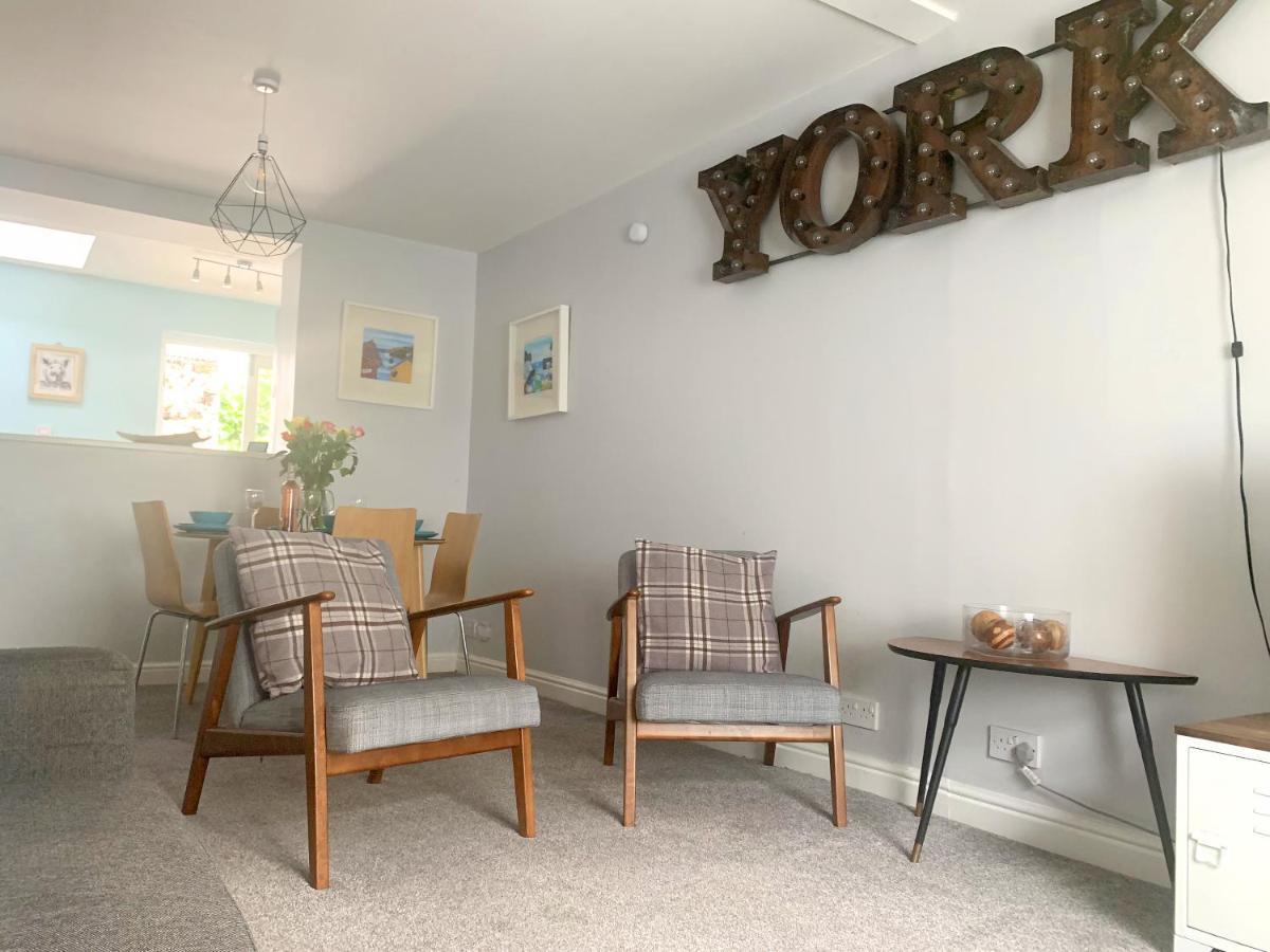 Stay In The Heart Of York At The Hampden - Free Parking - York Holiday Home Exterior photo